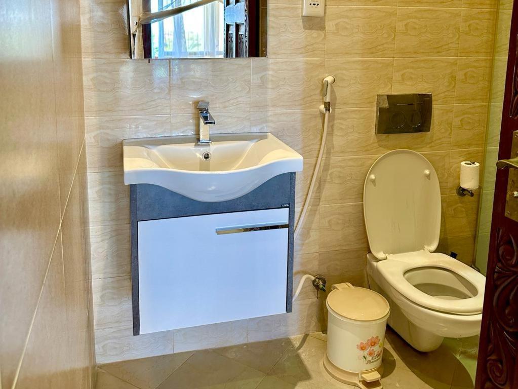 Amani Luxury Apartments Момбаса Екстериор снимка