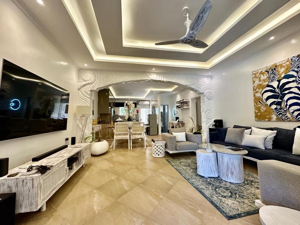 Amani Luxury Apartments Момбаса Екстериор снимка