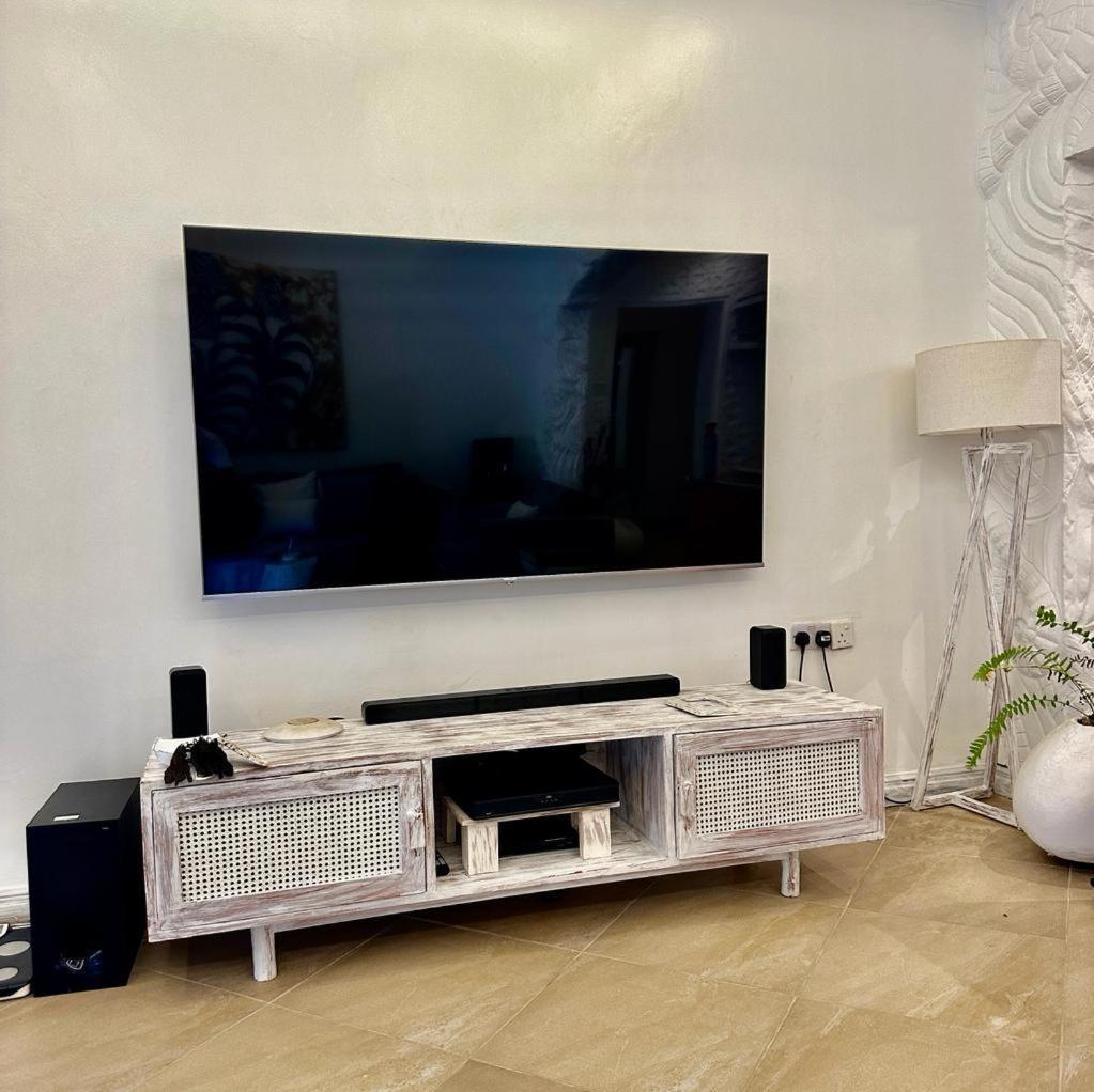 Amani Luxury Apartments Момбаса Екстериор снимка