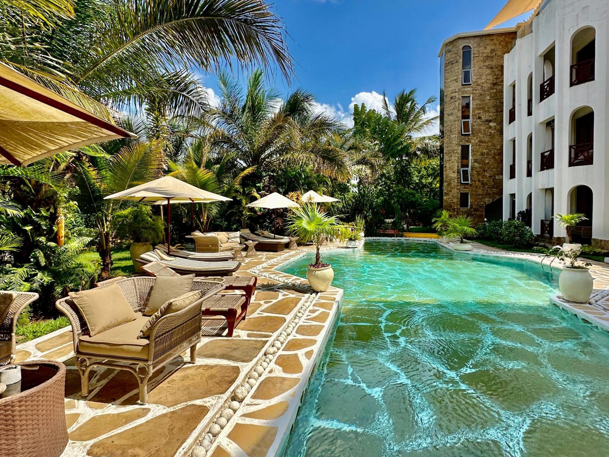 Amani Luxury Apartments Момбаса Екстериор снимка