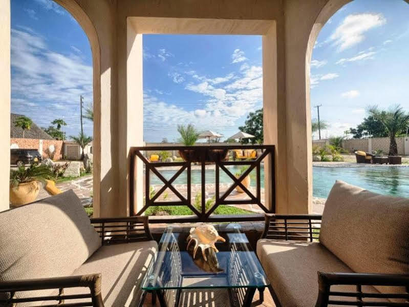 Amani Luxury Apartments Момбаса Екстериор снимка